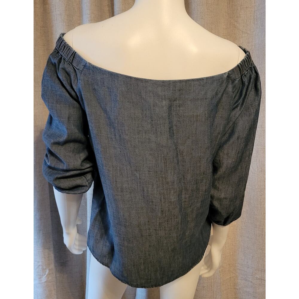 Chico's Off the Shoulder Linen Blend Chambray Denim Look Blouse Size 0 (M) - Picture 3 of 7